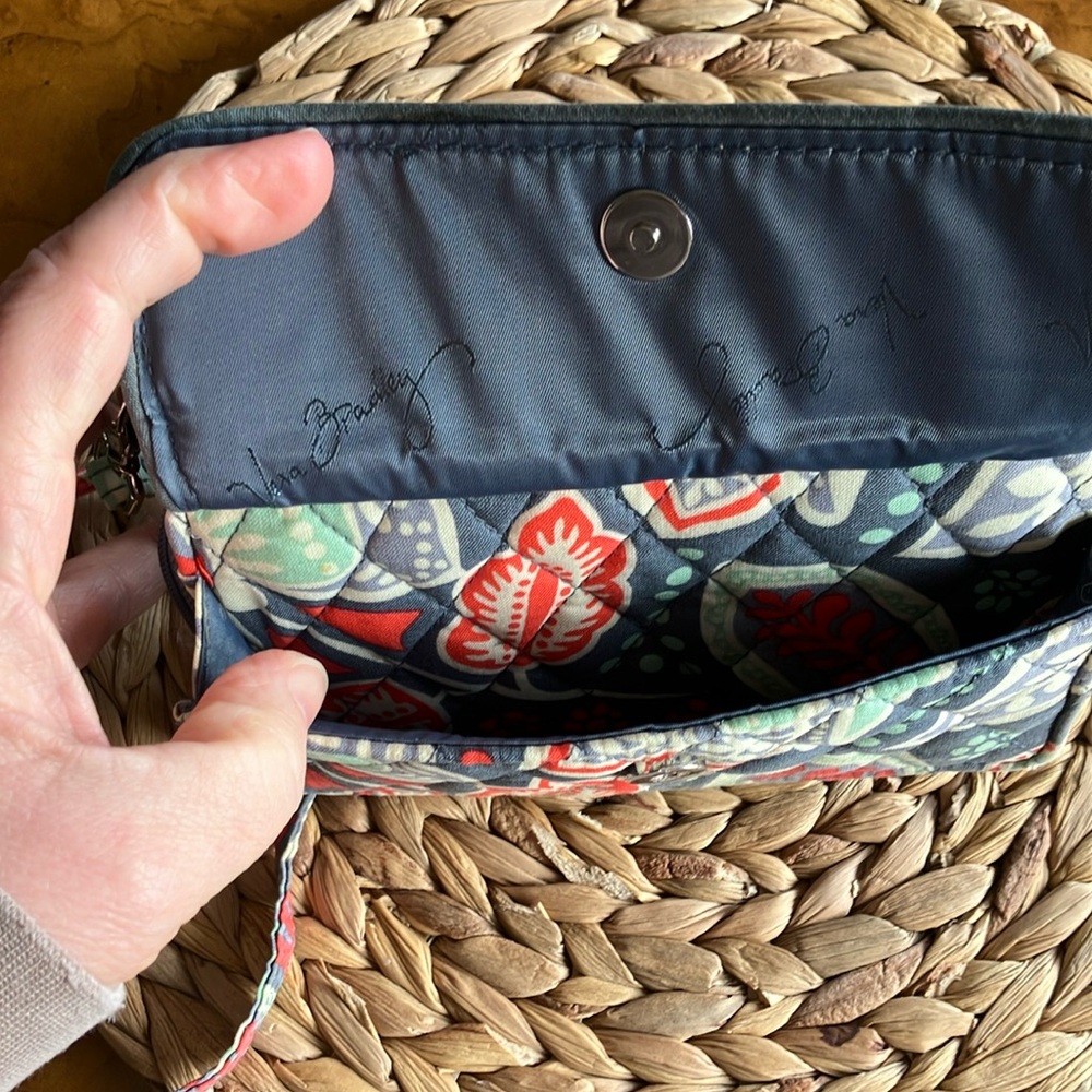Vera Bradley Crossbody Wallet/ Bag - Picture 5 of 6